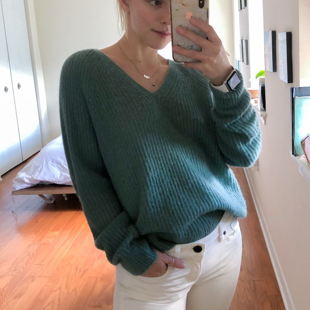 Everlane Women's V-Neck Sweater in Teal - Picture 2 of 6